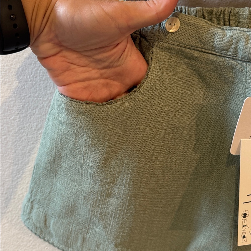 NWT Size 8 LALI Lily Pad Green Begonia Shorts! - Picture 8 of 12
